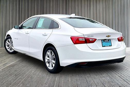Summit White 2023 Chevrolet Malibu LT