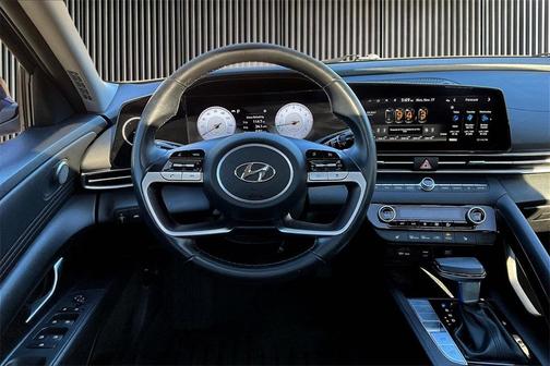 2022 Hyundai ELANTRA Limited