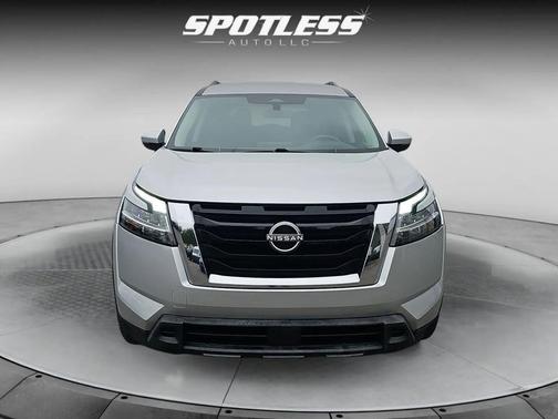 Brilliant Silver Metallic 2022 Nissan Pathfinder SV 2WD