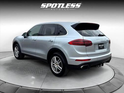 2016 Porsche Cayenne Base