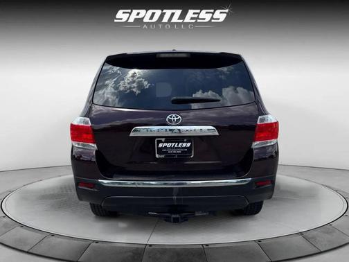 2011 Toyota Highlander SE