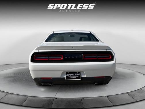 2015 Dodge Challenger SXT Plus