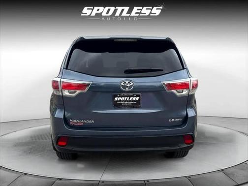 2015 Toyota Highlander LE