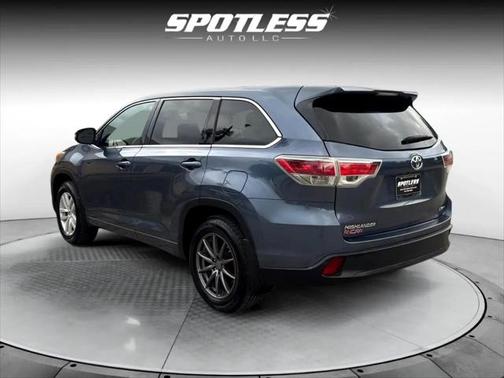 2015 Toyota Highlander LE