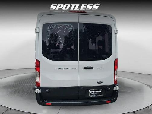 Oxford White 2017 Ford Transit-350 XLT