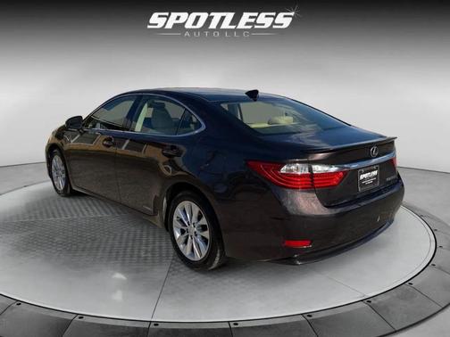 2015 Lexus ES 300h Base