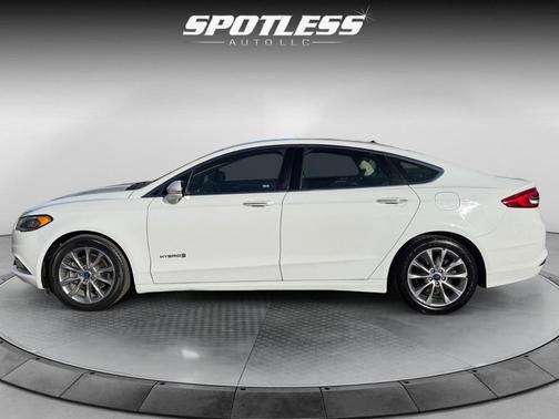 2017 Ford Fusion Hybrid SE