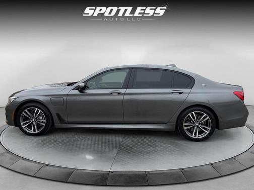 2017 BMW 740e xDrive iPerformance