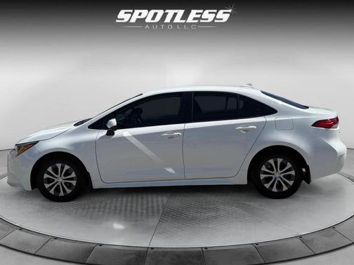 2022 Toyota Corolla Hybrid LE