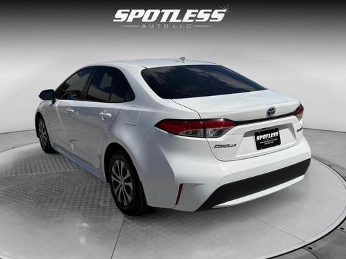 2022 Toyota Corolla Hybrid LE