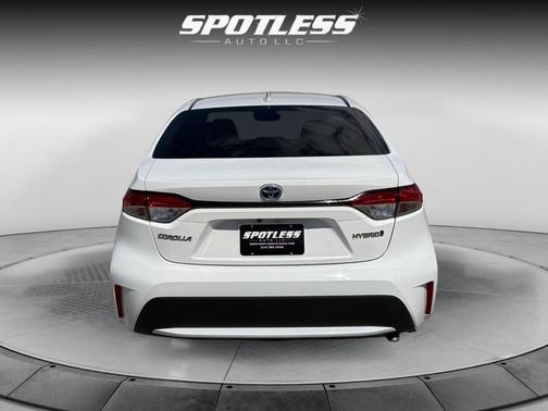 2022 Toyota Corolla Hybrid LE
