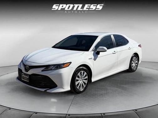 2018 Toyota Camry Hybrid LE