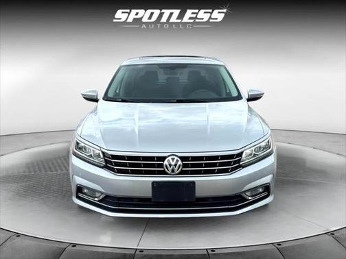 2017 Volkswagen Passat 1.8T SE w/Technology