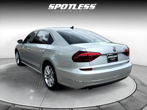 2017 Volkswagen Passat 1.8T SE w/Technology