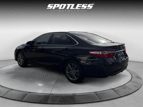 Midnight Black Metallic 2016 Toyota Camry SE