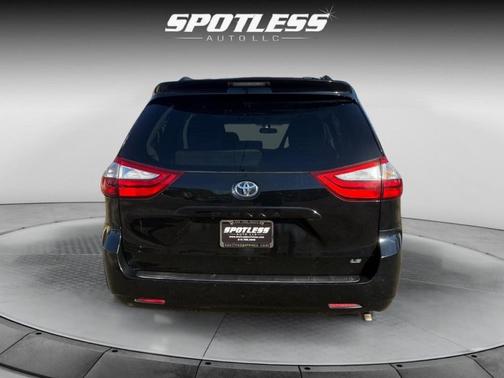2015 Toyota Sienna LE