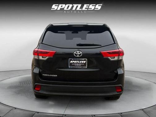 2019 Toyota Highlander LE I4