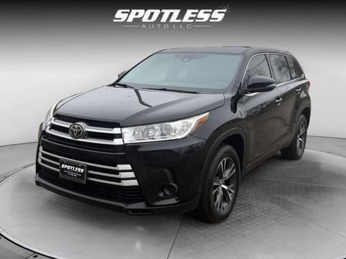 2019 Toyota Highlander LE I4