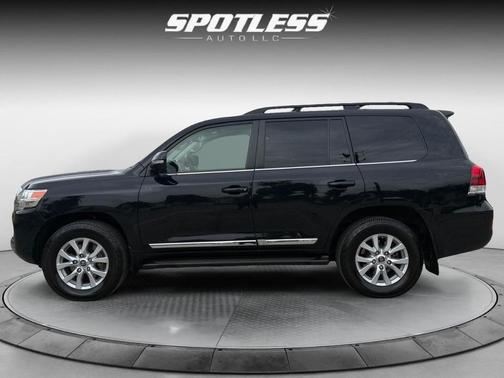 2018 Toyota Land Cruiser Base