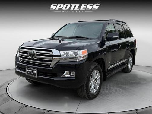 2018 Toyota Land Cruiser Base