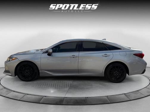 2019 Toyota Avalon XLE