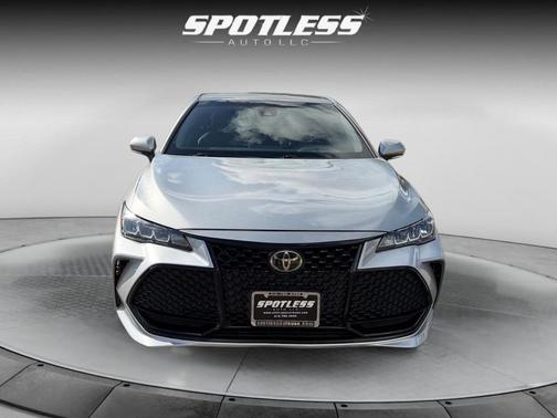 2019 Toyota Avalon XLE