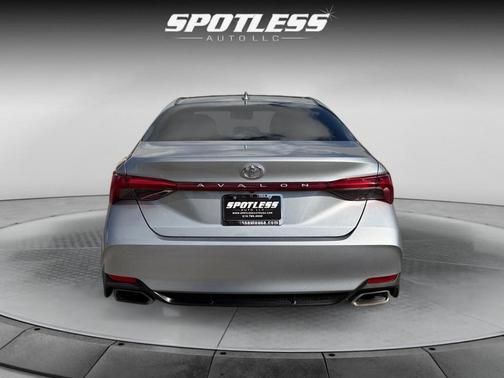2019 Toyota Avalon XLE