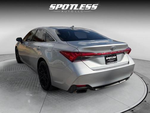 2019 Toyota Avalon XLE