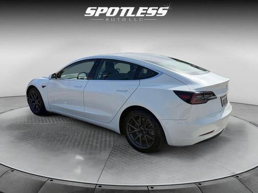 Pearl White Multi-Coat 2019 Tesla Model 3 Standard Range