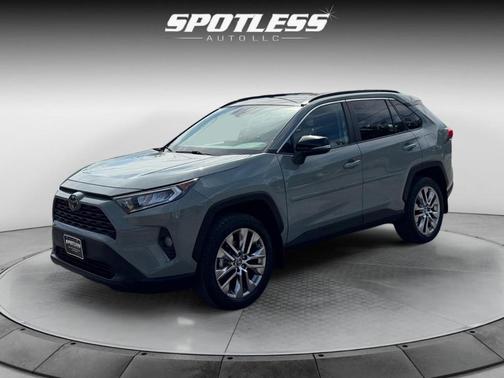 2020 Toyota RAV4 XLE Premium