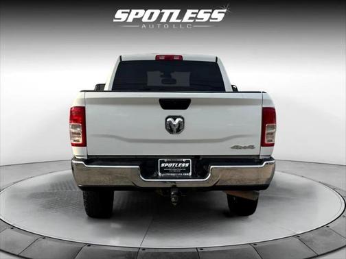 2022 RAM 2500 Tradesman Crew Cab 4x4 6'4' Box