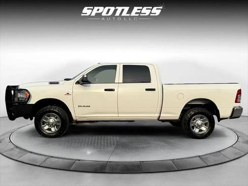 2022 RAM 2500 Tradesman Crew Cab 4x4 6'4' Box