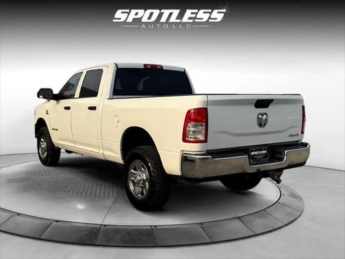 2022 RAM 2500 Tradesman Crew Cab 4x4 6'4' Box