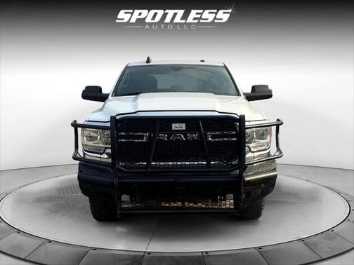 2022 RAM 2500 Tradesman Crew Cab 4x4 6'4' Box