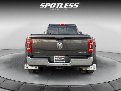 2020 RAM 3500 Tradesman Crew Cab 4x4 8' Box