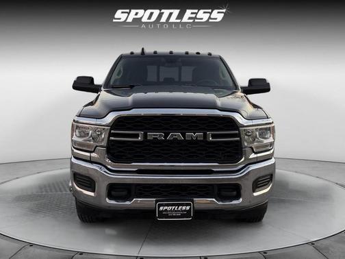 2020 RAM 3500 Tradesman Crew Cab 4x4 8' Box