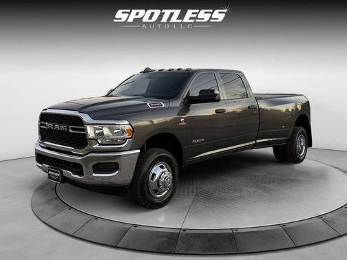 2020 RAM 3500 Tradesman Crew Cab 4x4 8' Box