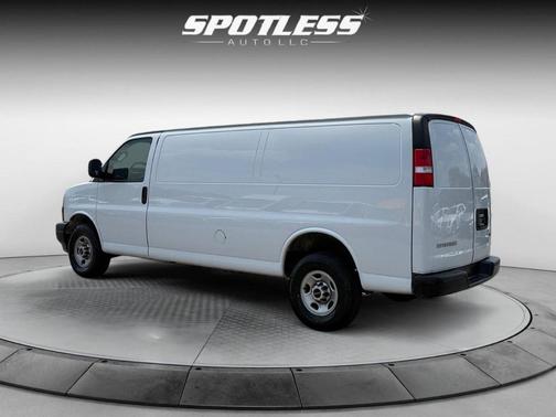 2023 GMC Savana 2500 Work Van