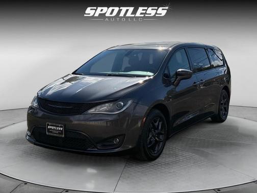 2020 Chrysler Pacifica Touring