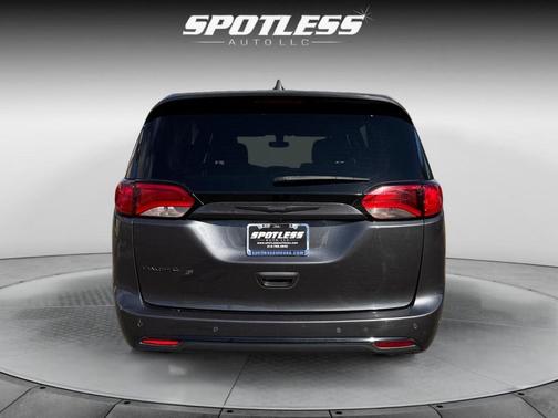 2020 Chrysler Pacifica Touring