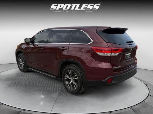 2018 Toyota Highlander LE I4