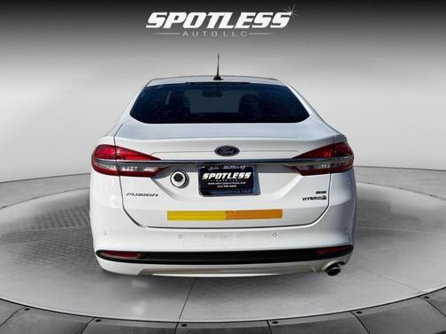 2017 Ford Fusion Hybrid SE