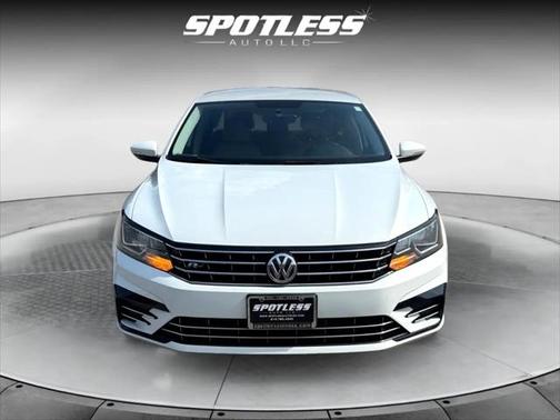 2018 Volkswagen Passat 2.0T R-Line
