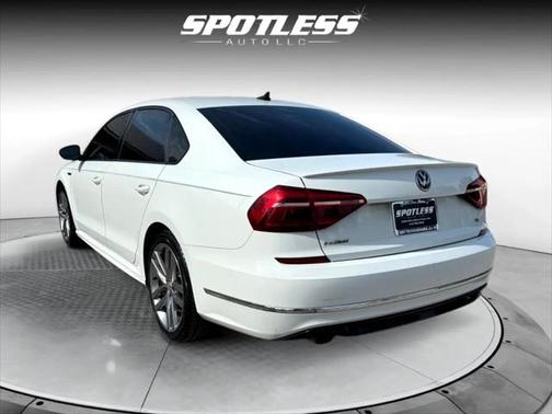 2018 Volkswagen Passat 2.0T R-Line