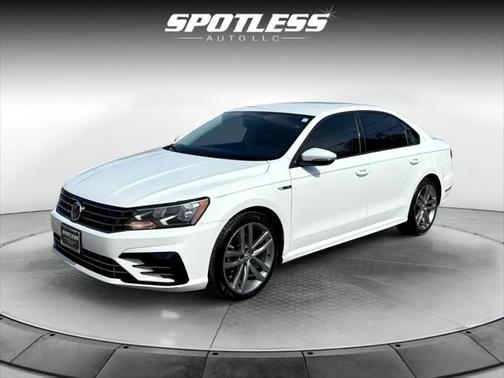 2018 Volkswagen Passat 2.0T R-Line