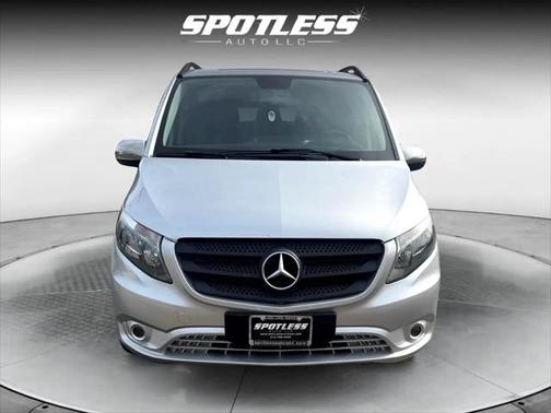2016 Mercedes-Benz Metris Base