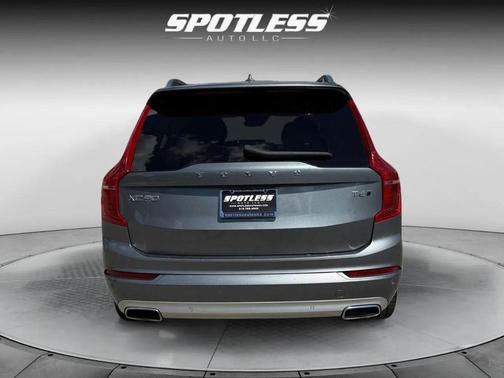 2018 Volvo XC90 T6 Momentum