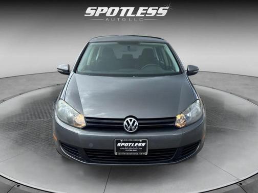2010 Volkswagen Golf 4-Door