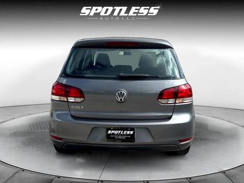 2010 Volkswagen Golf 4-Door