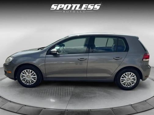 2010 Volkswagen Golf 4-Door